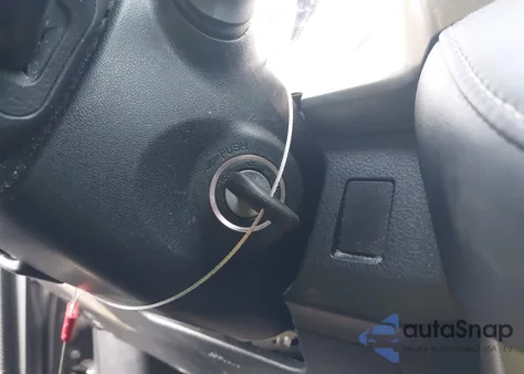 2015 Toyota Rav4 Xle z USA, uszkodzony, nr VIN JTMWFREV3FJ055837